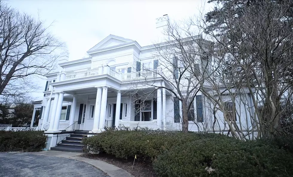Haunting Look Inside an Illinois Politician’s Forgotten Mansion