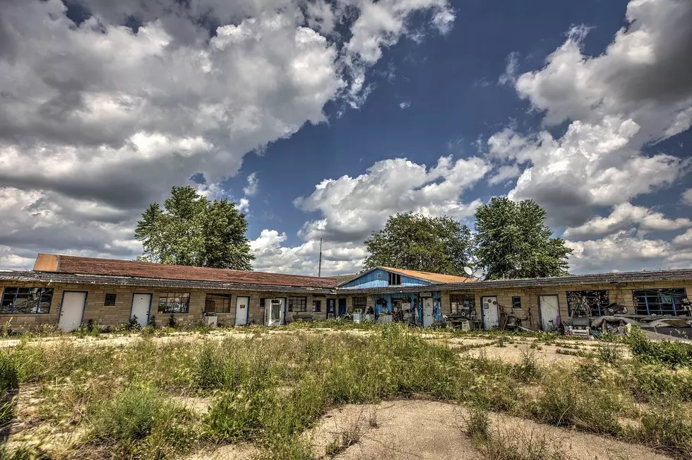 Why Are There Toys Tethered To This Abandoned Motel in Rochelle, Illinois?